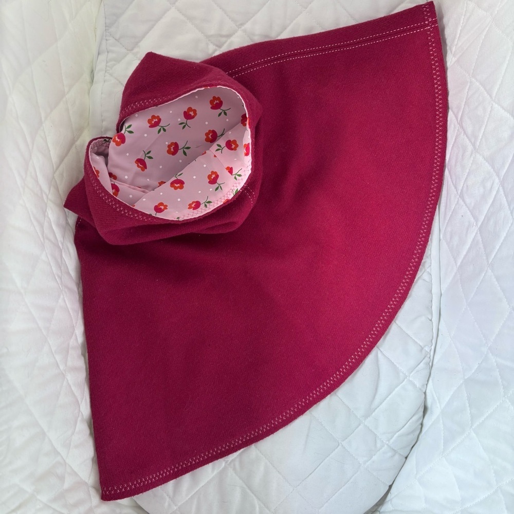 ⭒ 2T-3T Unique Fushcia Poncho Waterproof Cape Sleevless Butterfly Embroidery ⭒ - Picture 4 of 7